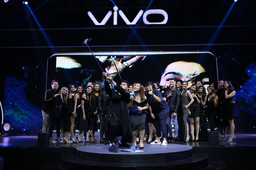 Vivo family-V7+launch.JPG